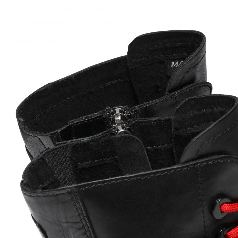 Černá kožená obuv na zavazování Marco Tozzi 26294