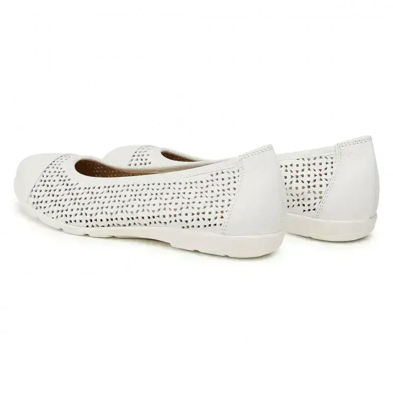 Bílé kožené baleríny Caprice 22151