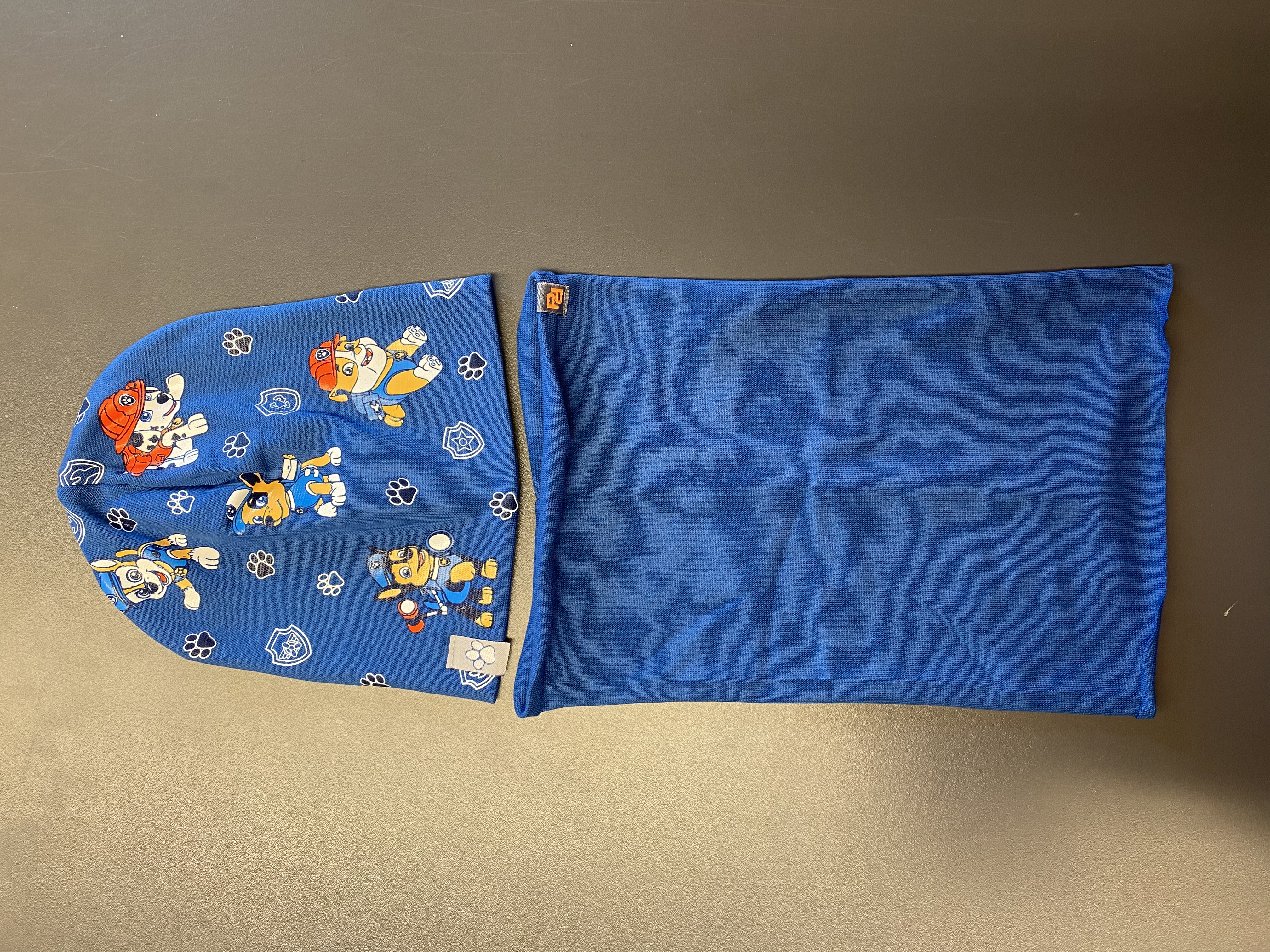 Bavlněná čepice s nákrčníkem TLAPKOVÁ PATROLA