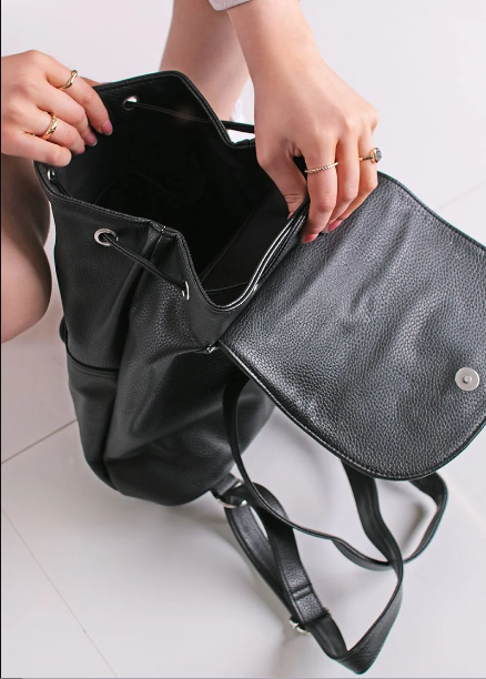 Dámský černý batůžek Marco Tozzi 61133