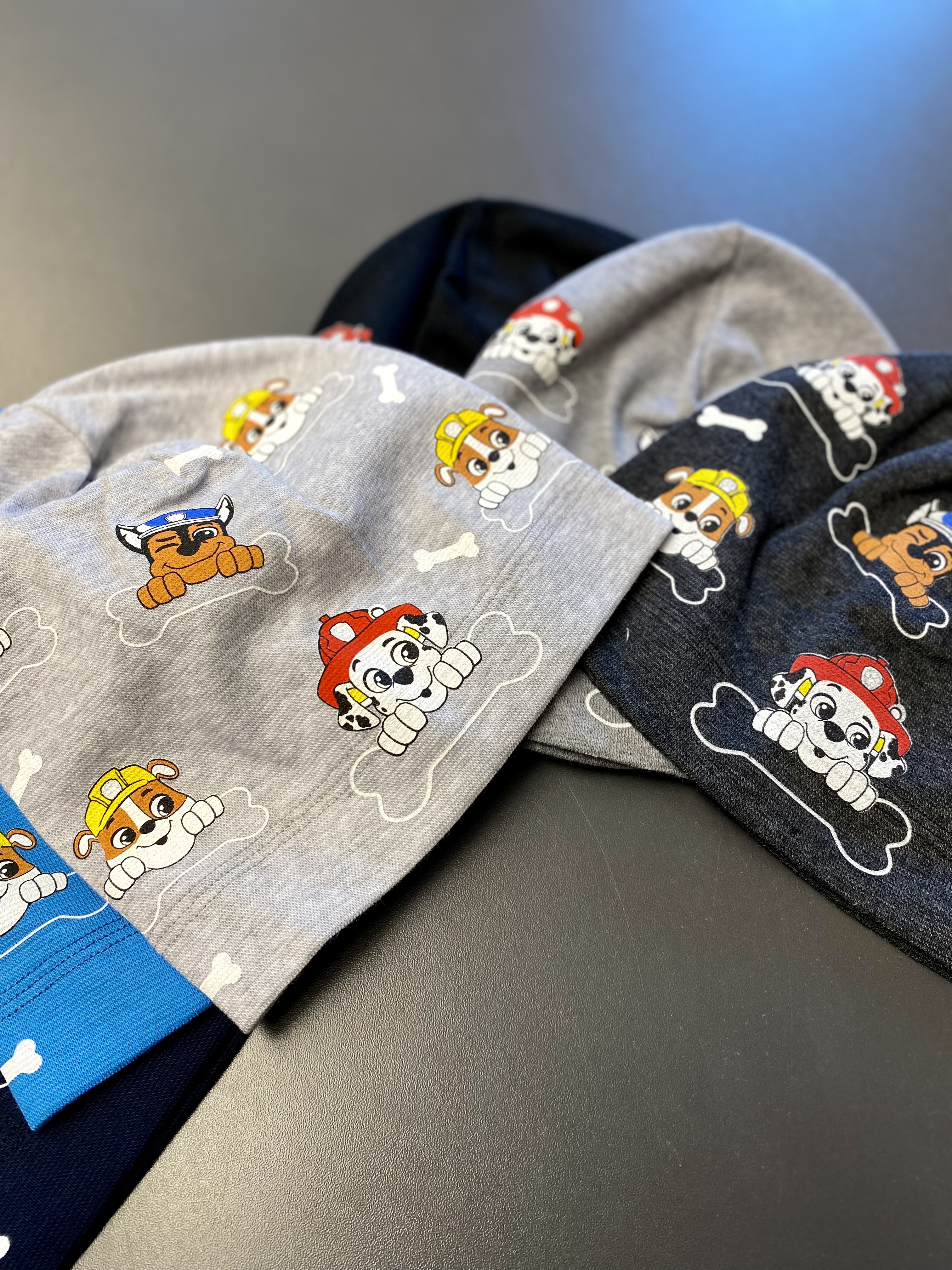 Jarní a podzimní bavlněná čepice TLAPKOVÁ PATROLA