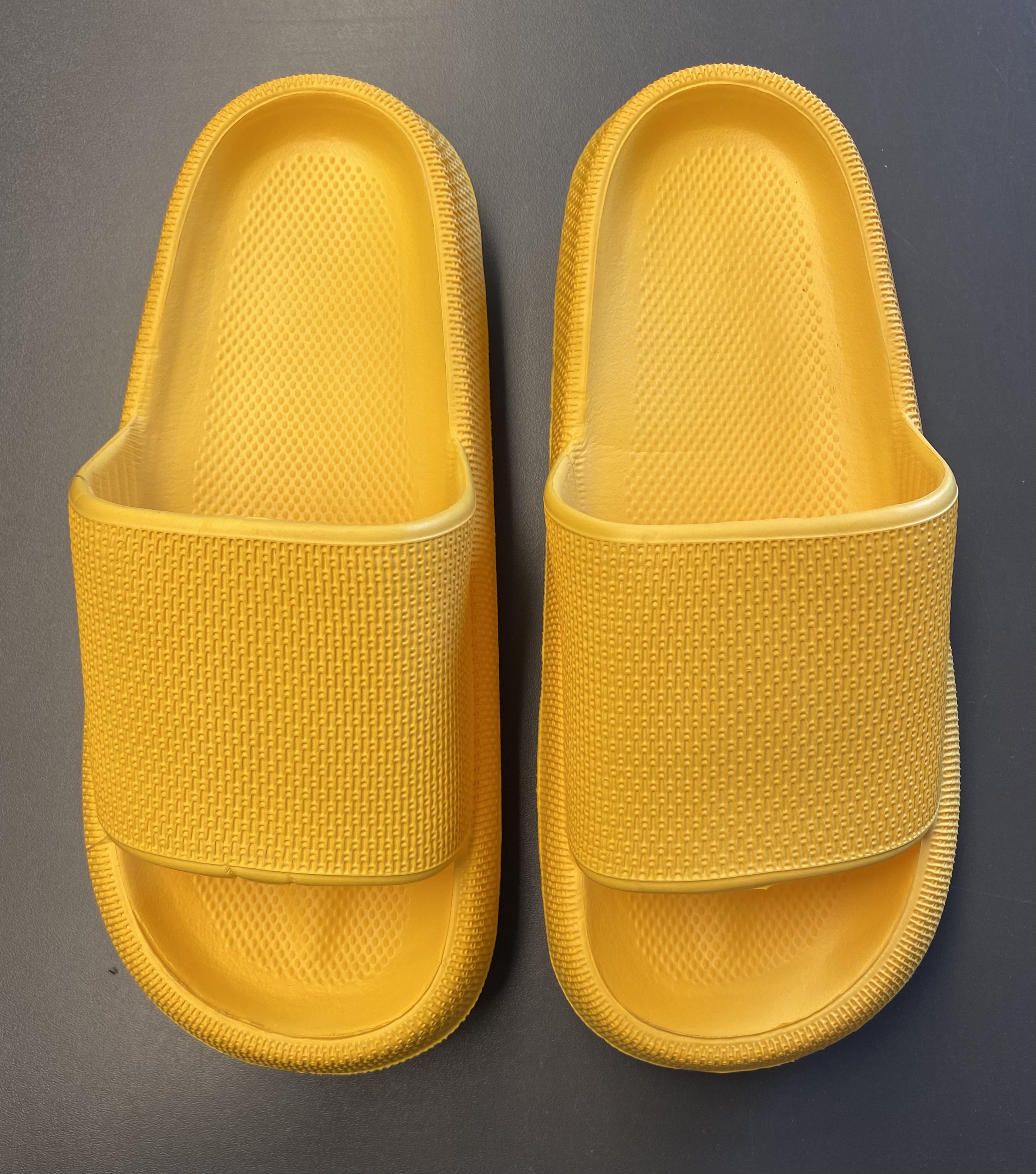 Dámské pohodlné žluté nazouváky - pantofle