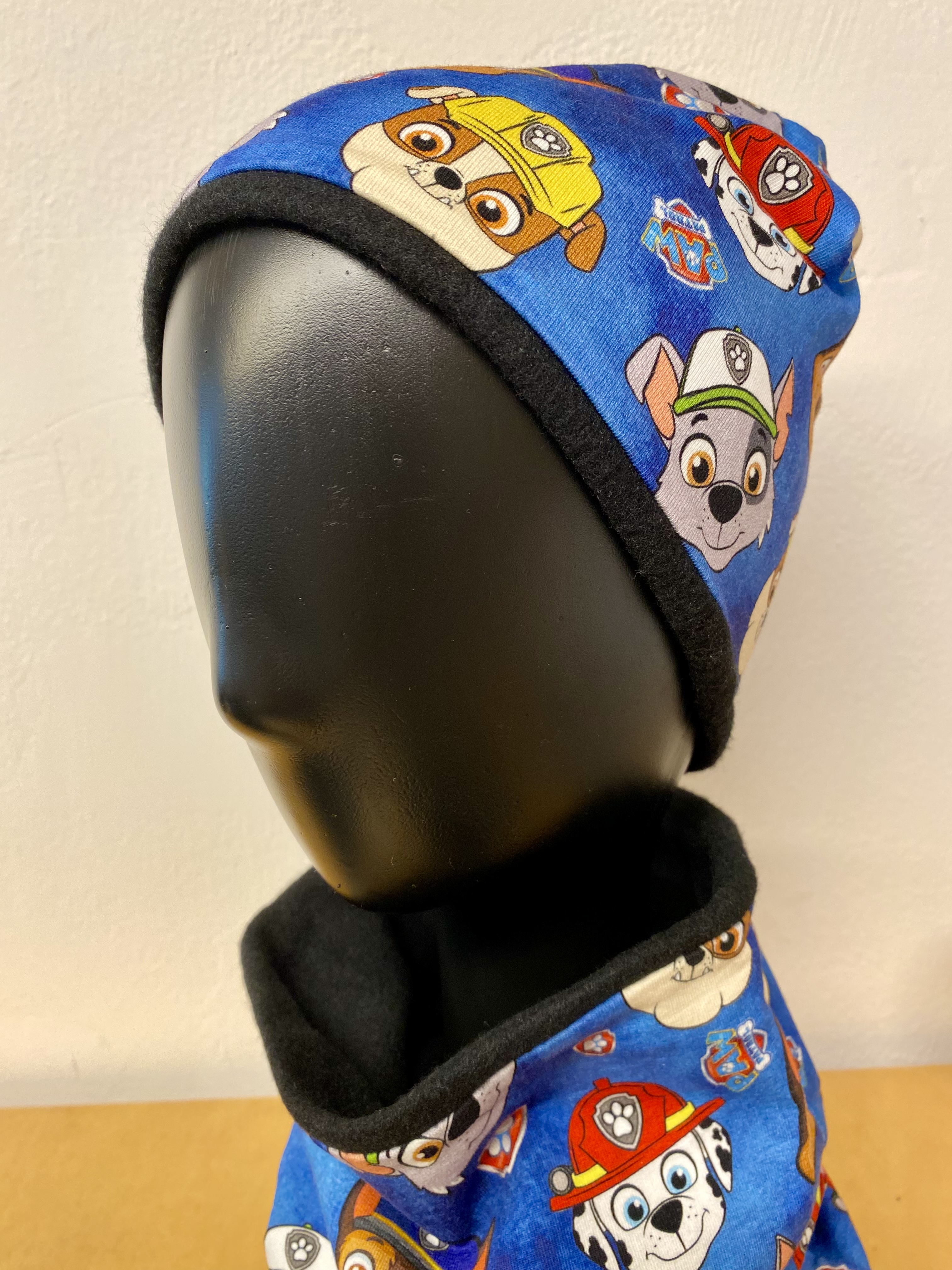 Zateplená čepice a nákrčník Tlapková patrola