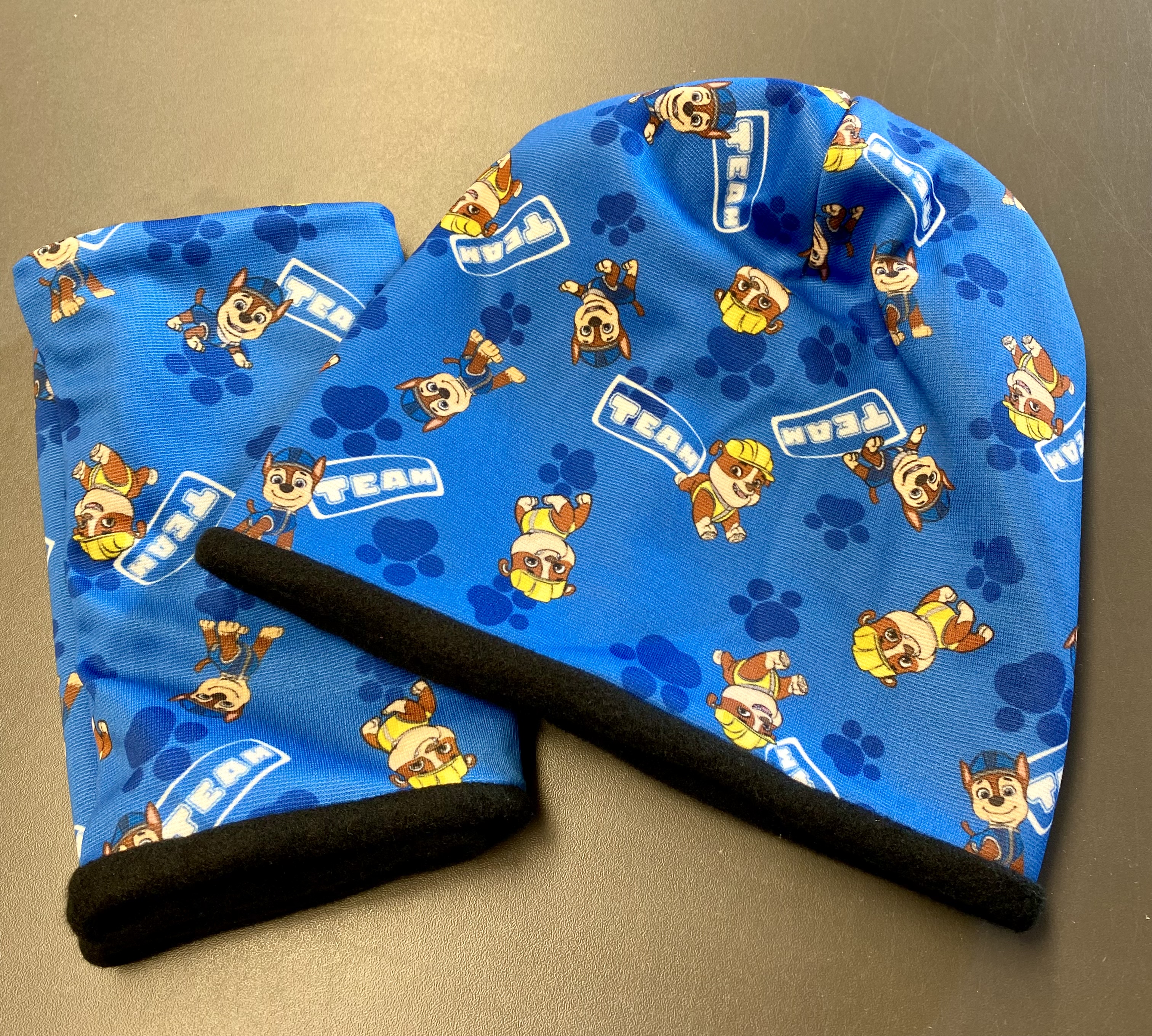 Zateplená čepice a nákrčník Tlapková patrola