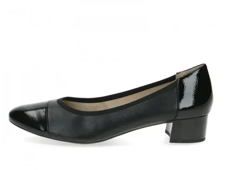 Černé kožené lodičky Caprice 22317