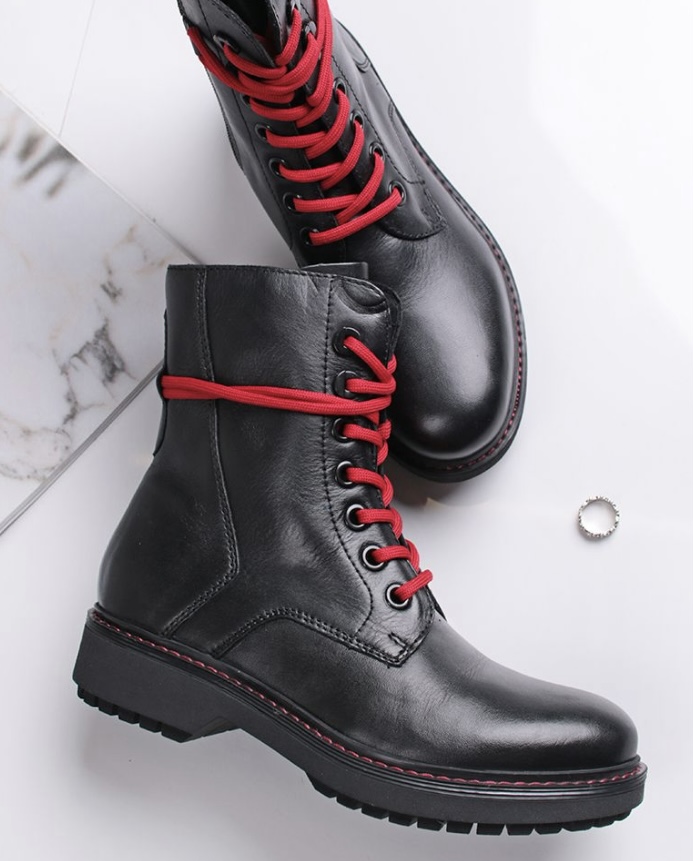 Černé kožené boty na zavazování Marco Tozzi 25228