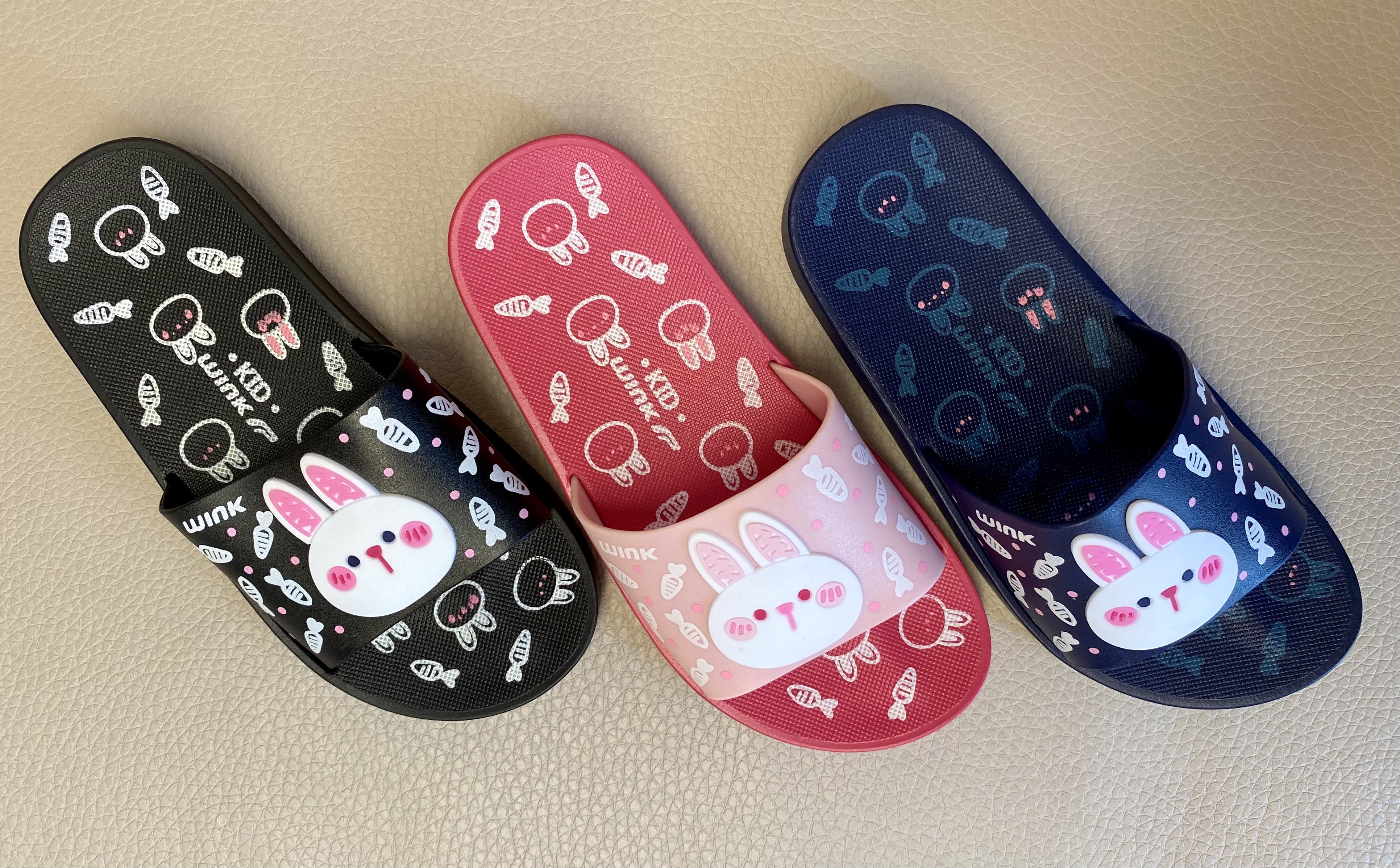 Pohodlné dívčí nazouváky - pantoflle WINK Eco se zajíčkem