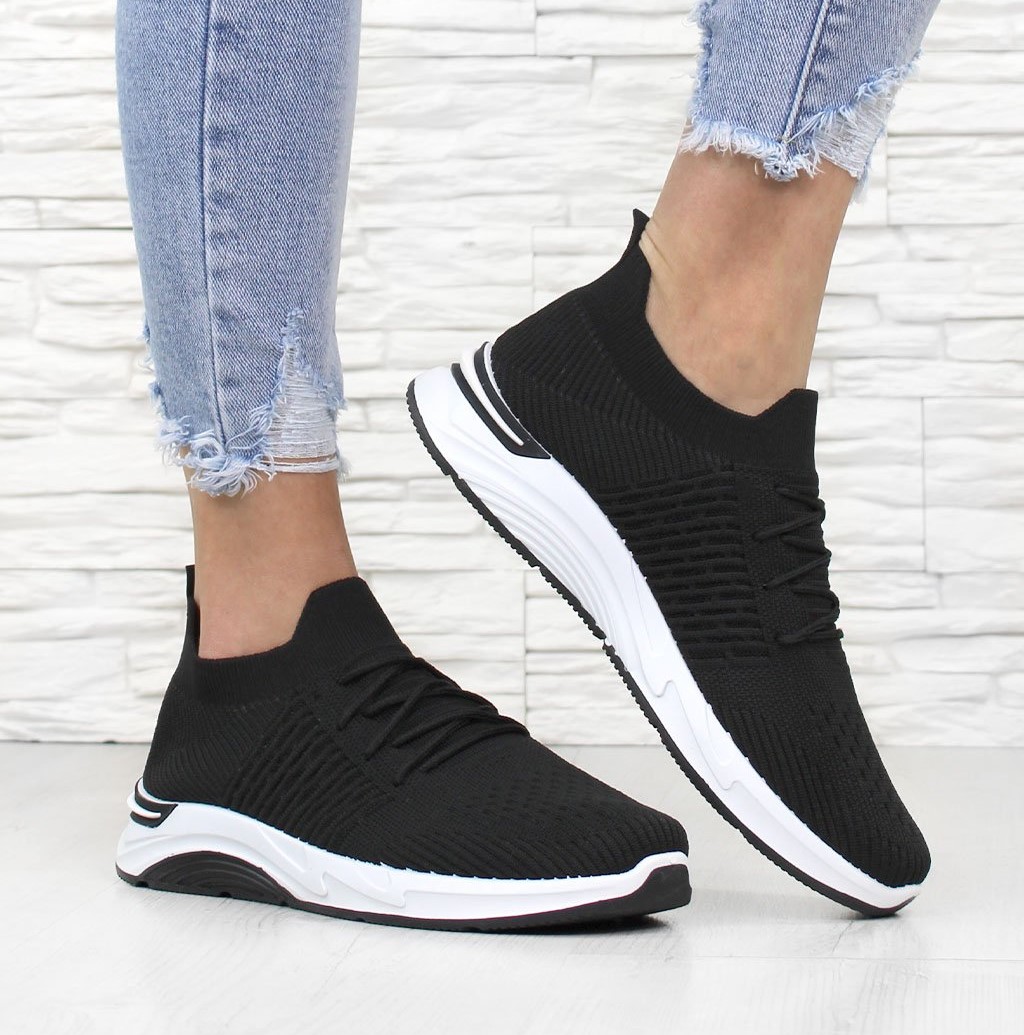 Pohodlné síťované černé tenisky 