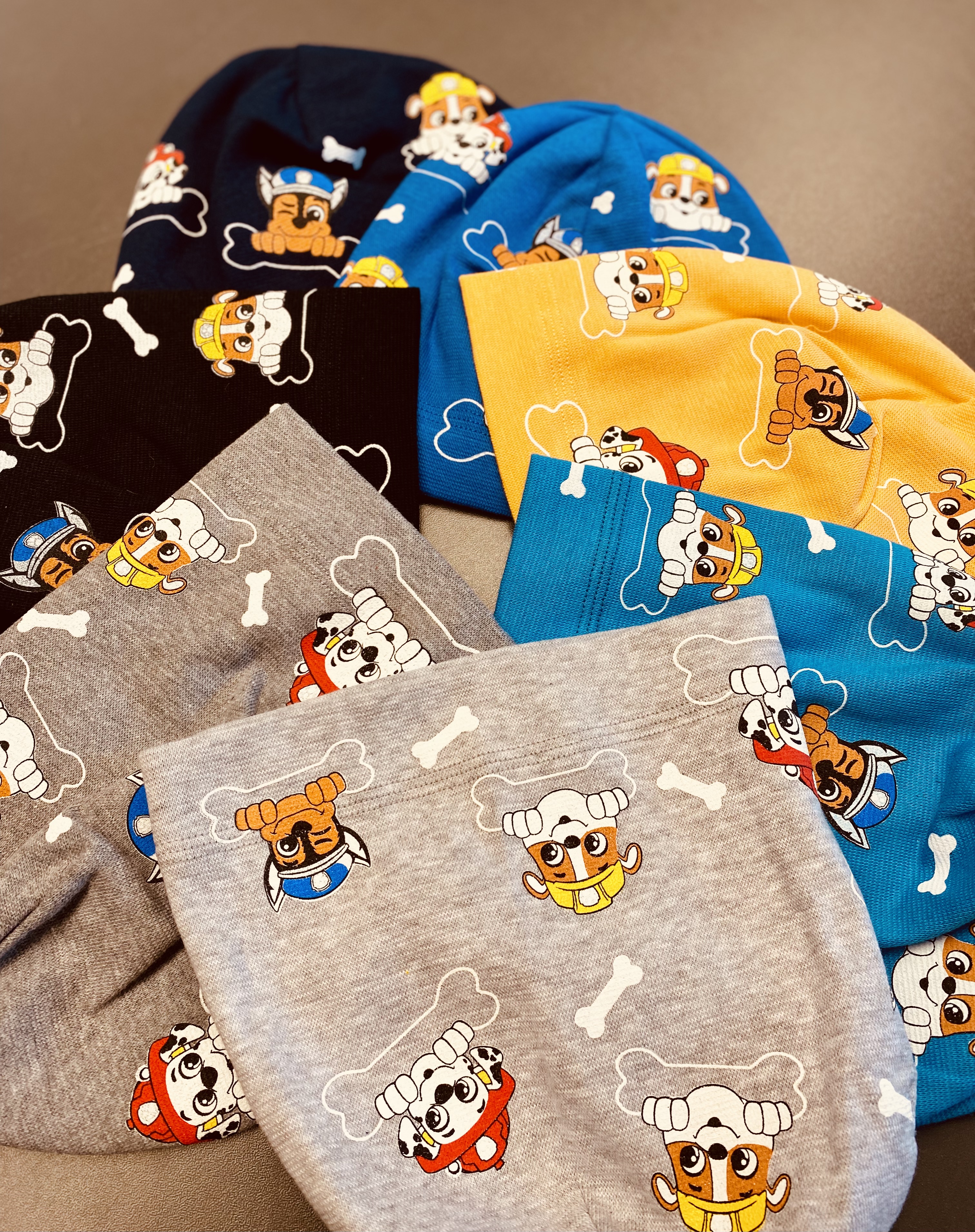 Jarní a podzimní bavlněná čepice TLAPKOVÁ PATROLA