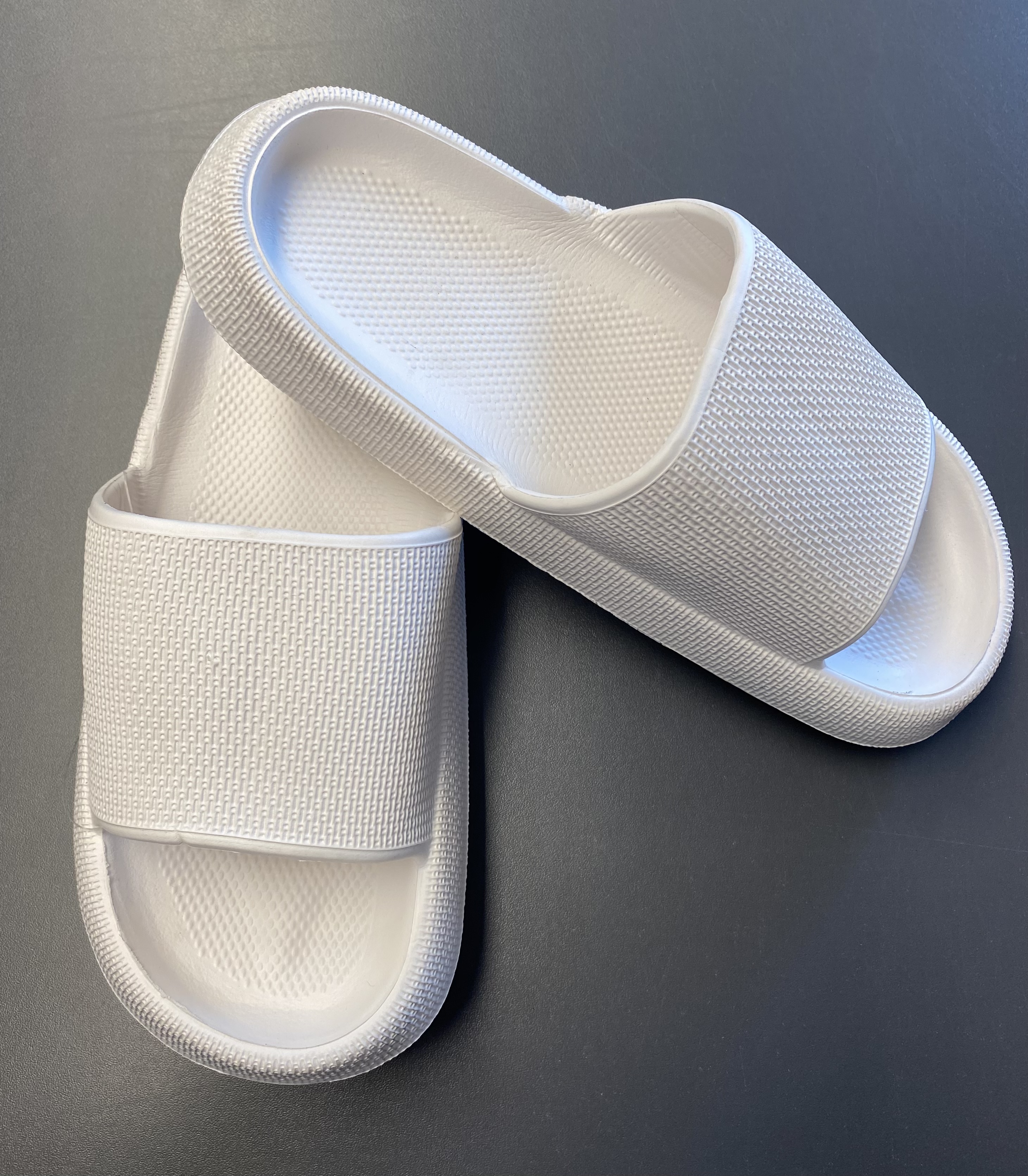 Dámské pohodlné bílé nazouváky - pantofle