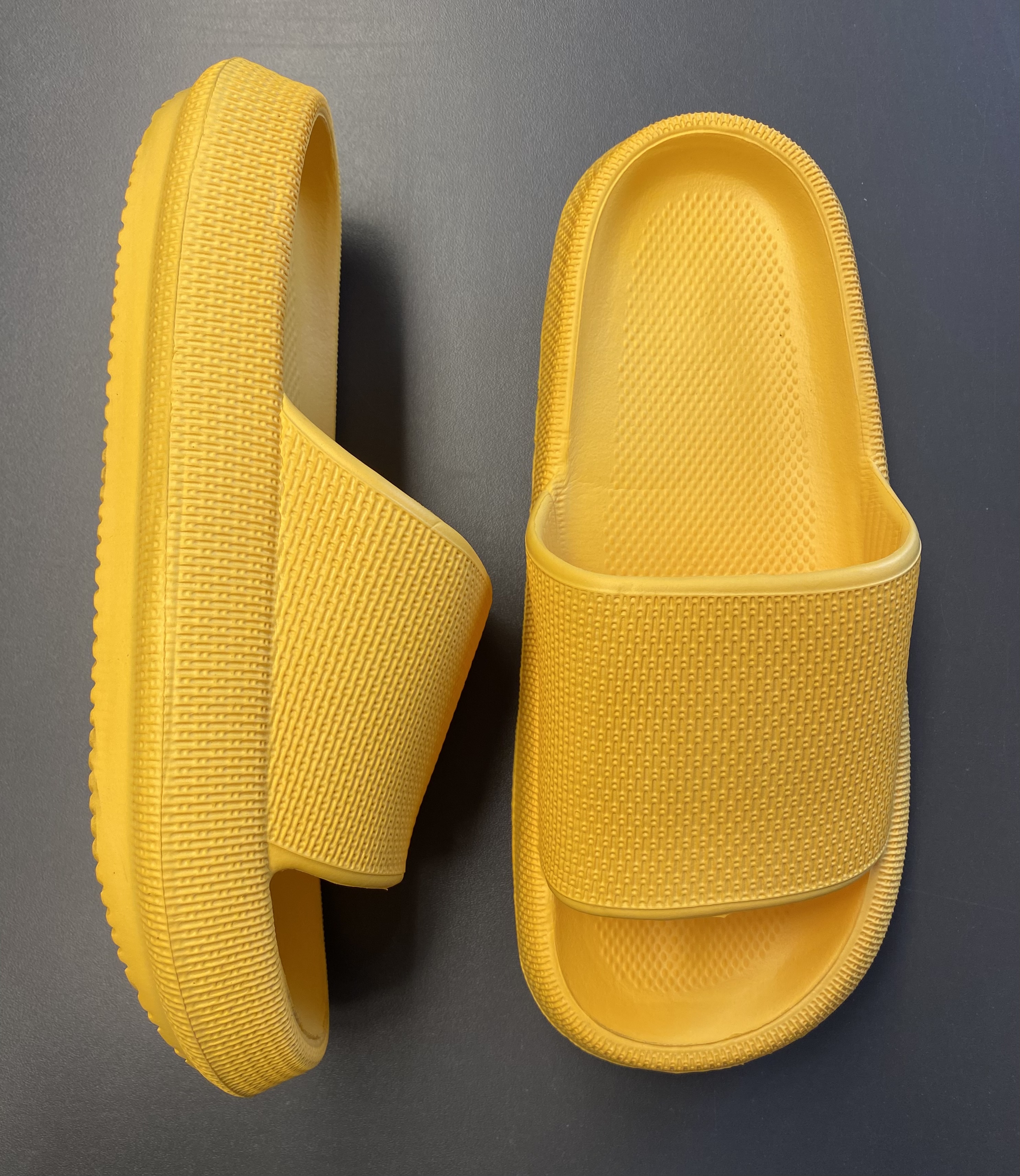 Dámské pohodlné žluté nazouváky - pantofle
