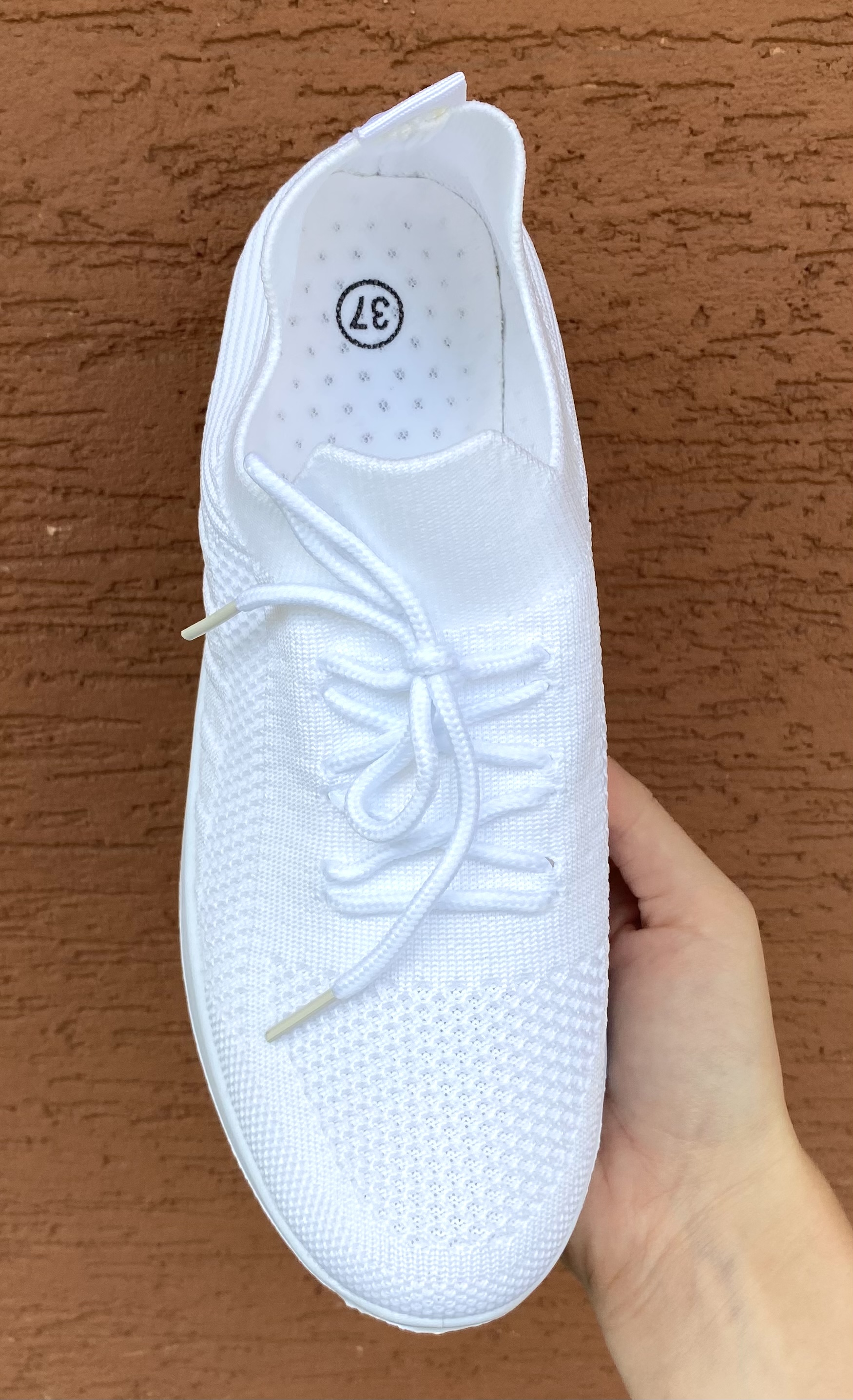 Pohodlné bílé síťované tenisky 