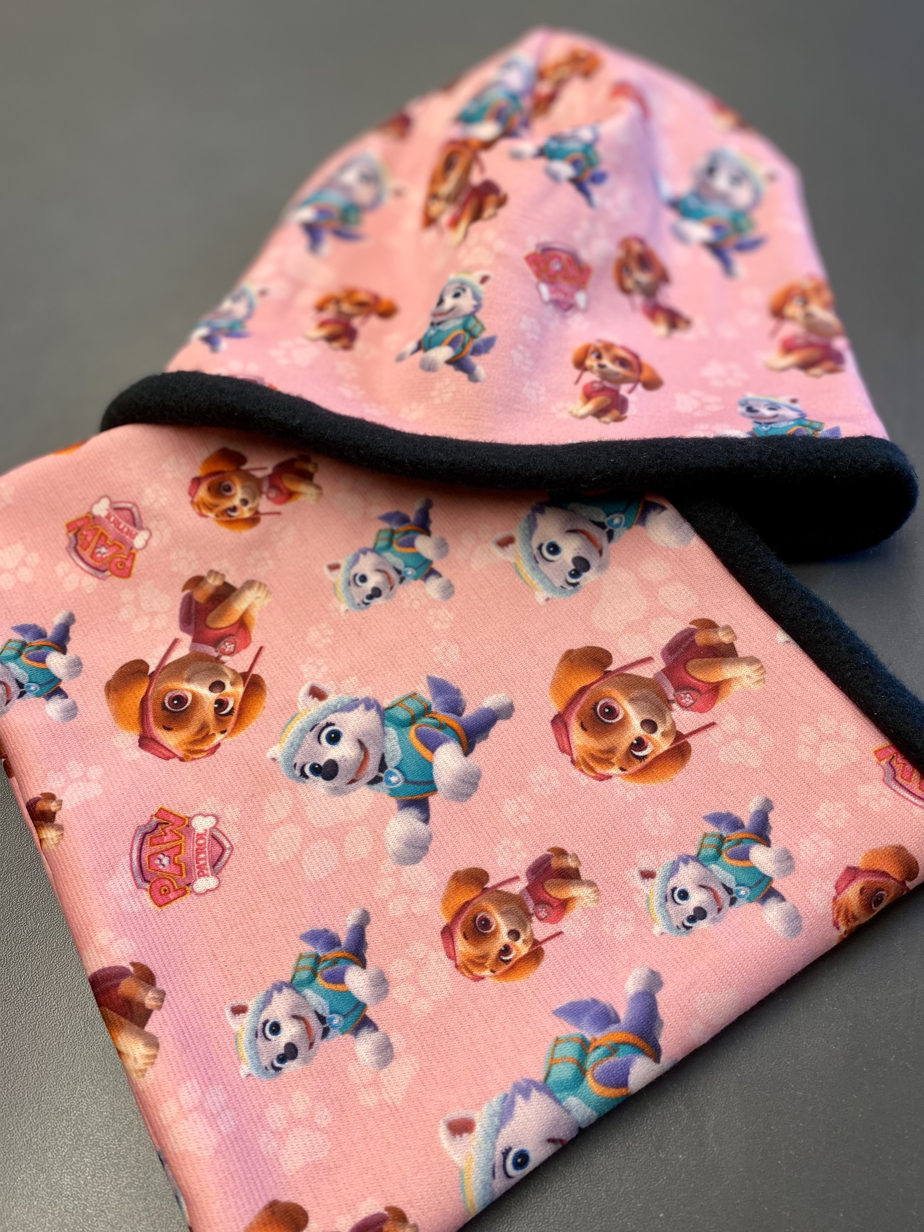 Zateplená čepice a nákrčník Tlapková patrola