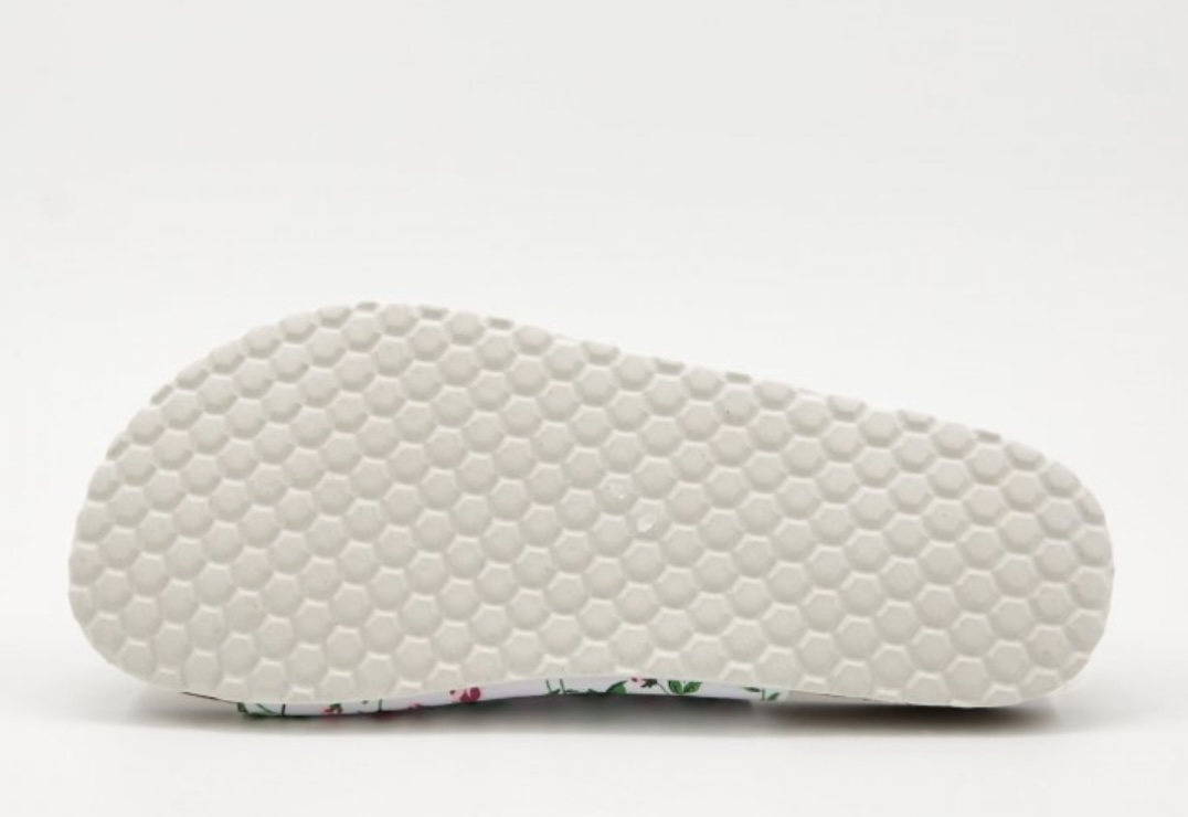 Pohodlné bílé nazouváky  - pantofle