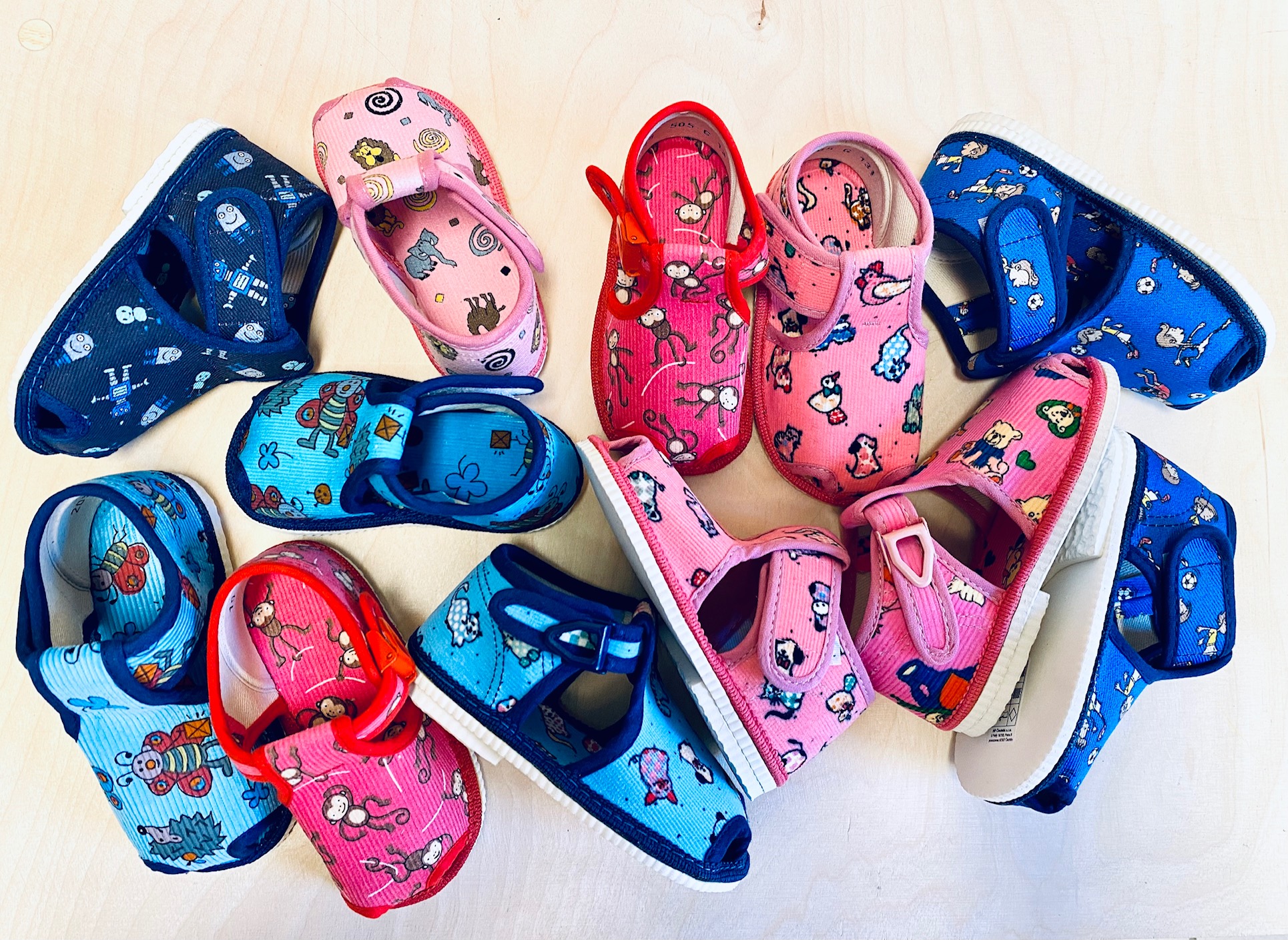 Dětské papučky - přezůvky - bačkůrky HP ČECHTÍN 805