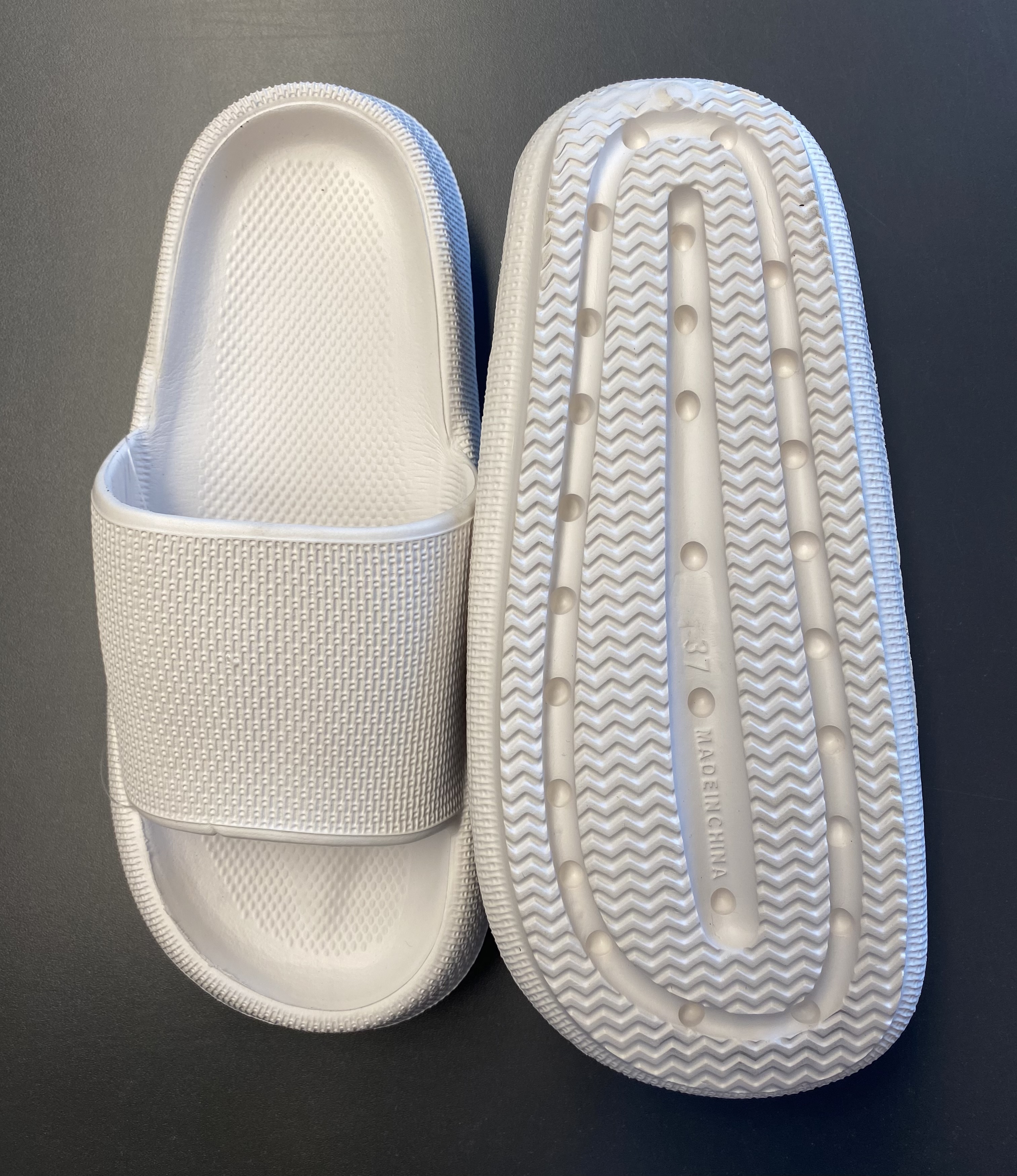 Dámské pohodlné bílé nazouváky - pantofle