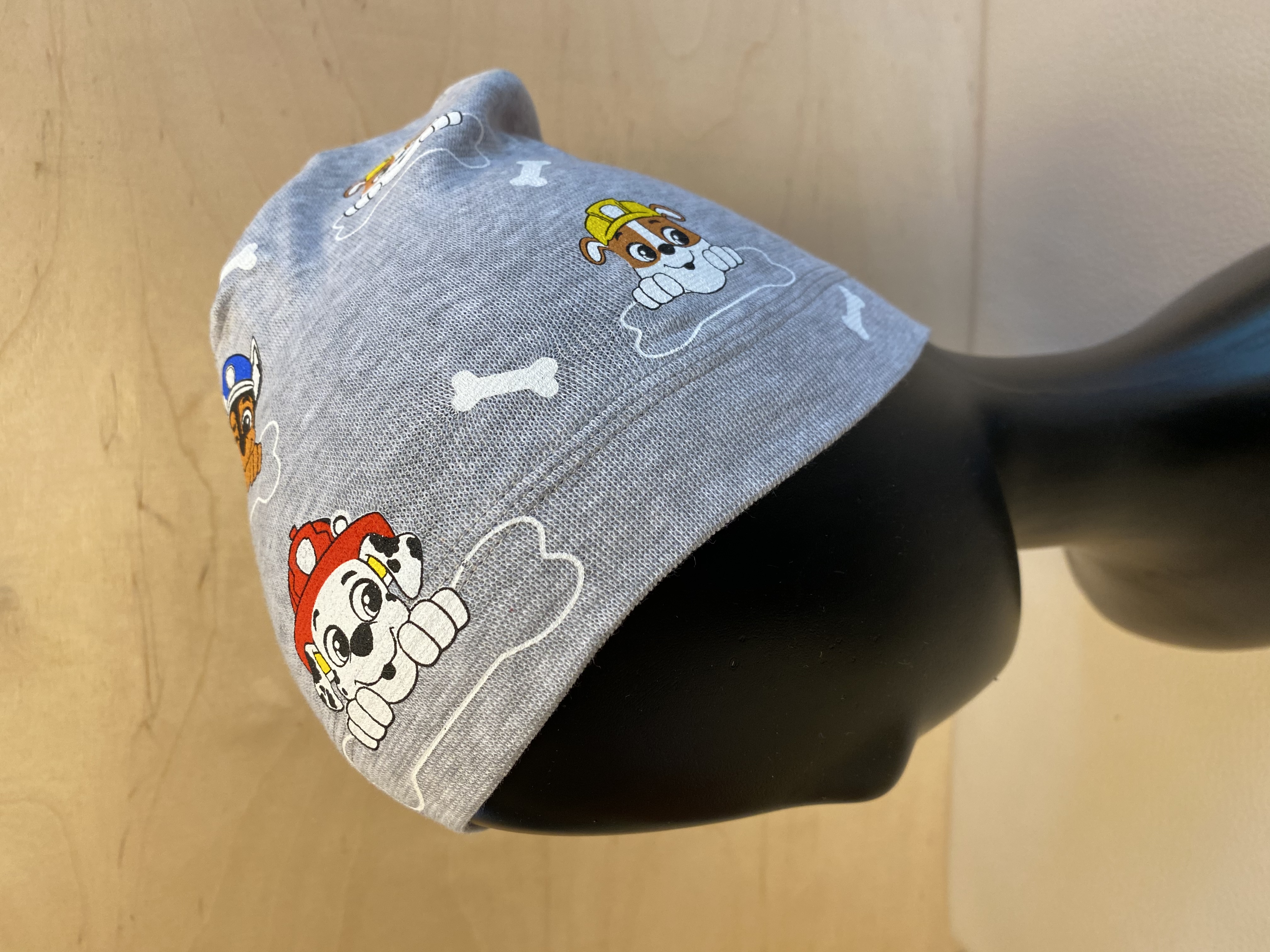 Jarní a podzimní bavlněná čepice TLAPKOVÁ PATROLA