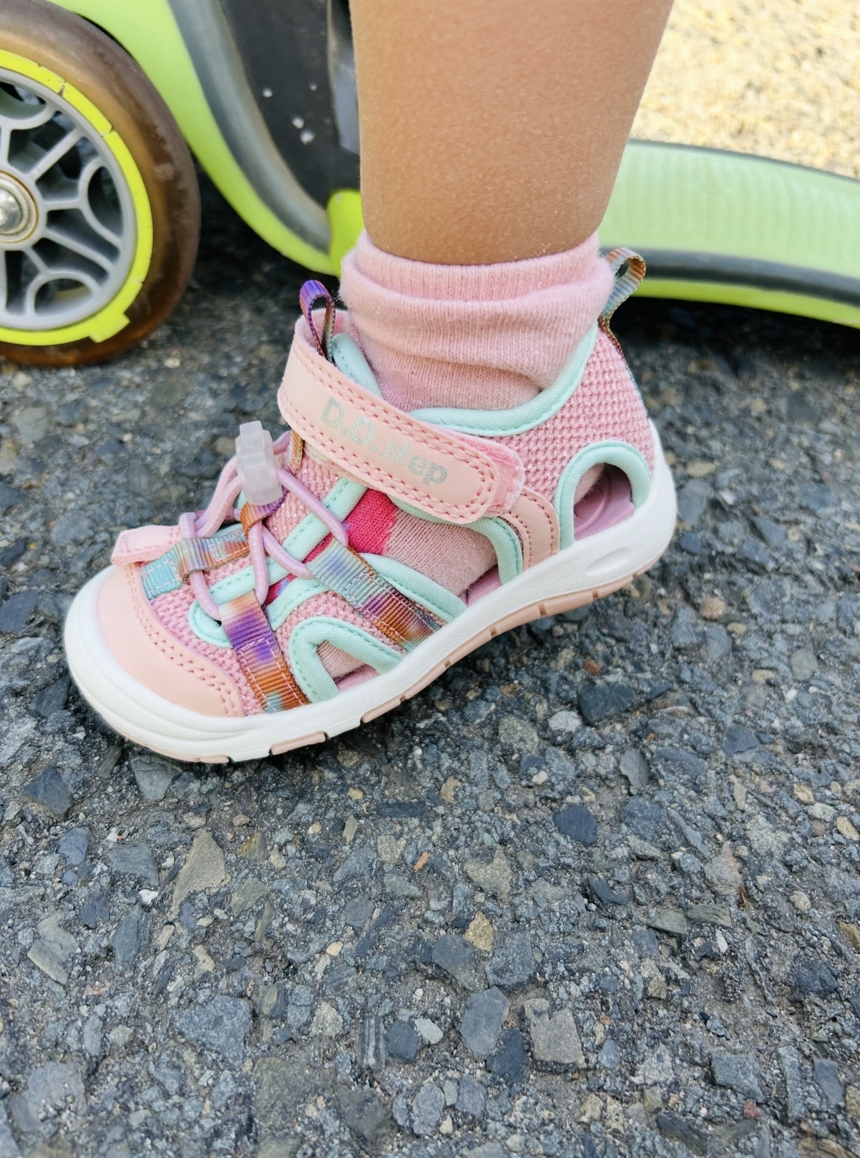 Růžové sportovní sandály D.D.step G065-61599F